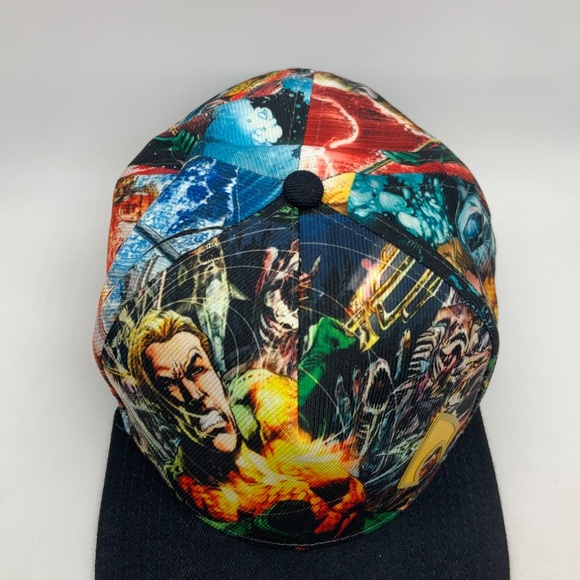 DC Comics Superheros All Over Print Polyester/Acrylic/Wool Snapback Hat - Picture 3 of 16